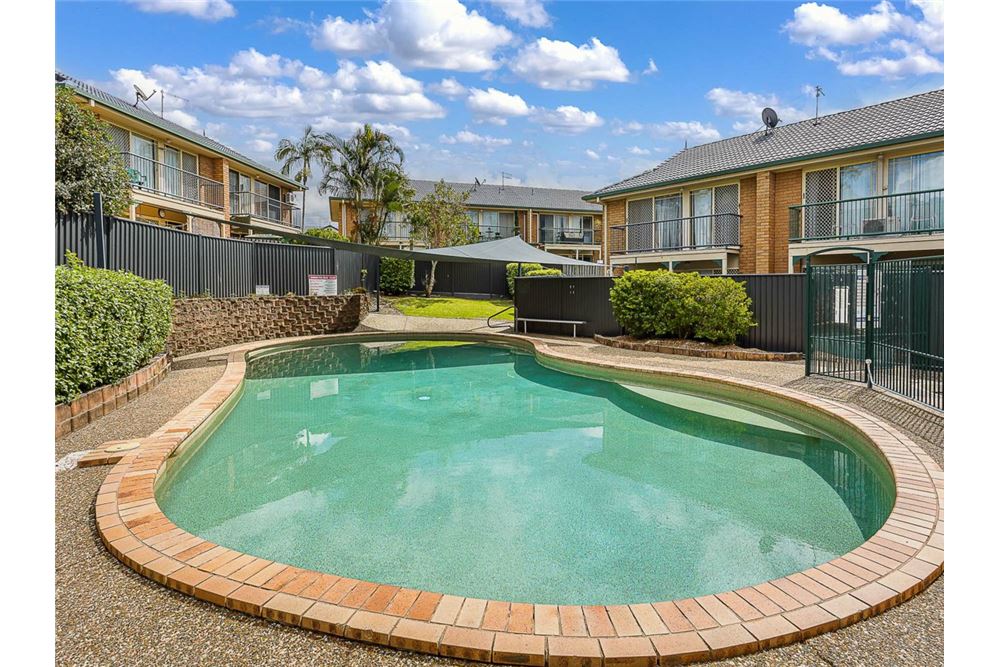 Residential - Townhouse - Mudgeeraba, Australia - Australia - 16 - 1043195016-500