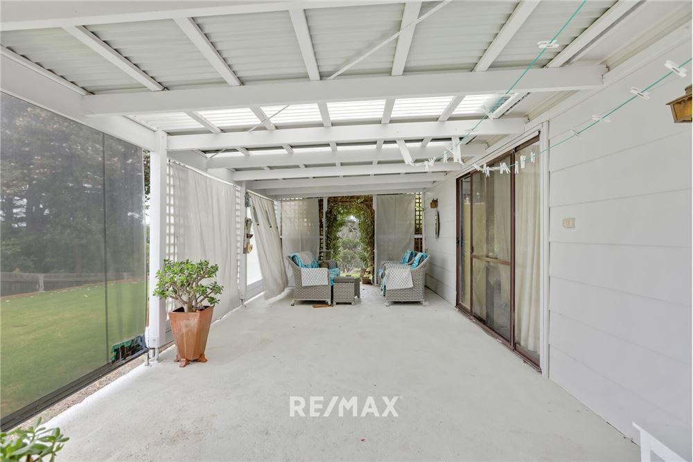 Residential SemiDetached House Lakes Entrance, Australia