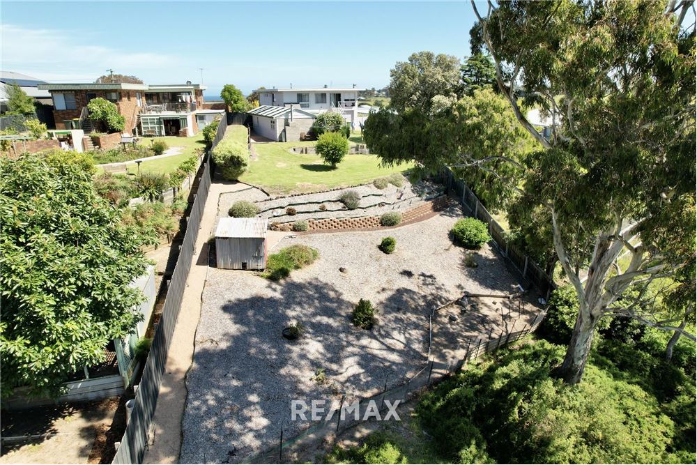 Residential SemiDetached House Lakes Entrance, Australia
