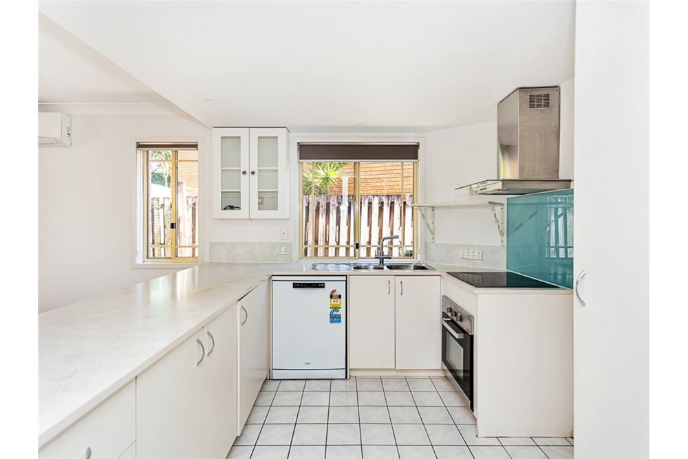 Residential - Townhouse - Mudgeeraba, Australia - Australia - 5 - 1043195016-500