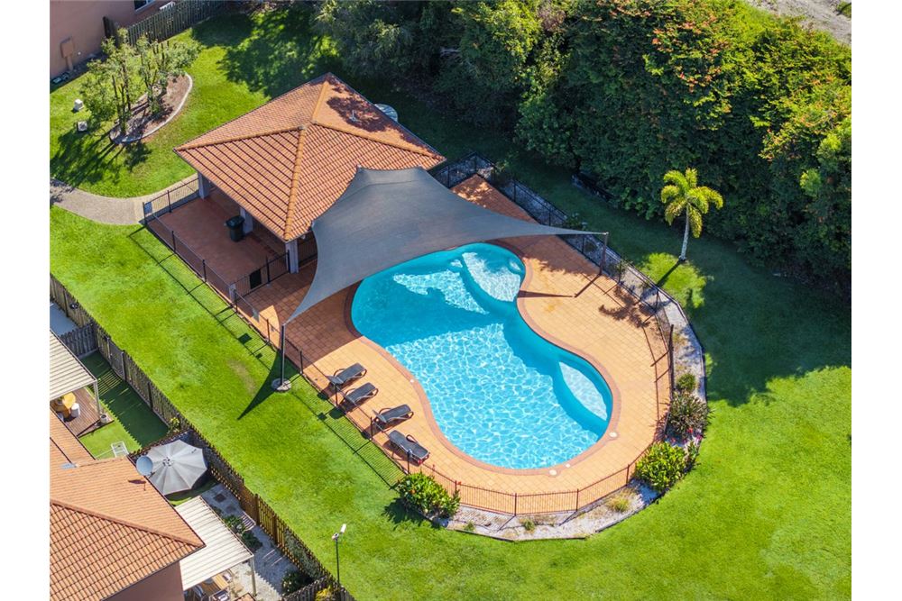 Prédio Habitacional - Moradia em Banda - Carrara, Australia - Australia - 14 - 1043195021-615