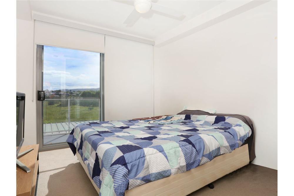 Residential - House - Merrimac, Australia - Australia - 7 - 1043195034-501