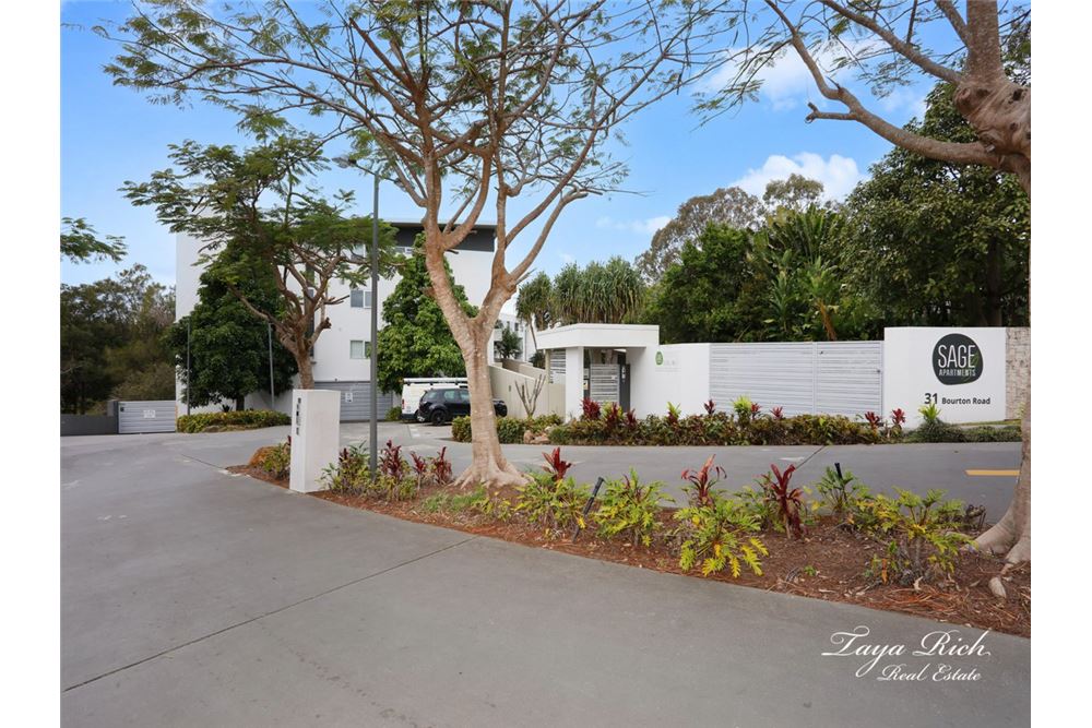 Residential - House - Merrimac, Australia - Australia - 12 - 1043195034-501