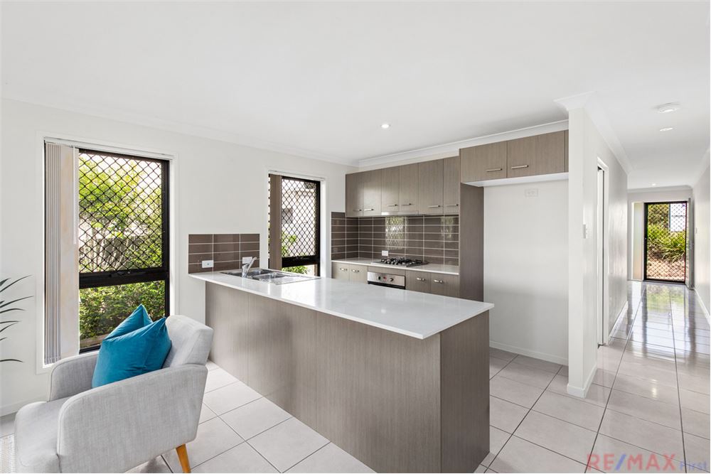 Residential SemiDetached House Little Mountain, Australia