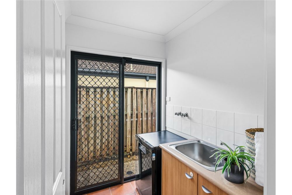 Residential - House - Robina, Australia - Australia - 22 - 1043195034-499