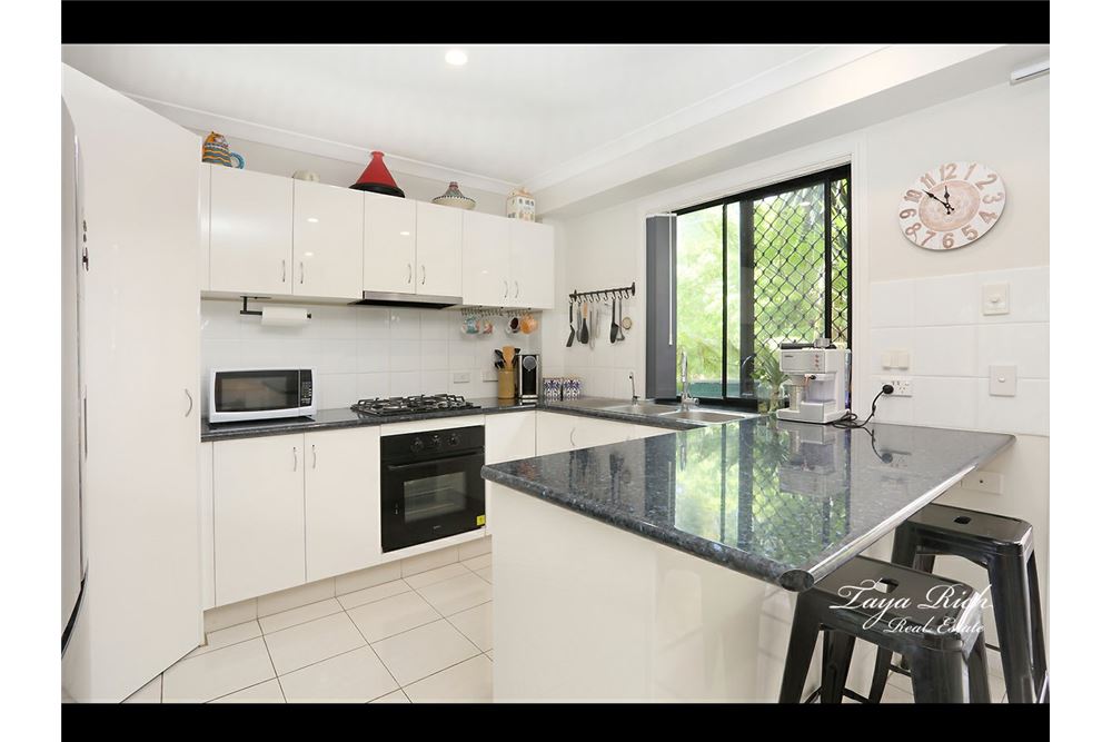 Residential - Townhouse - Merrimac, Australia - Australia - 8 - 1043195034-498
