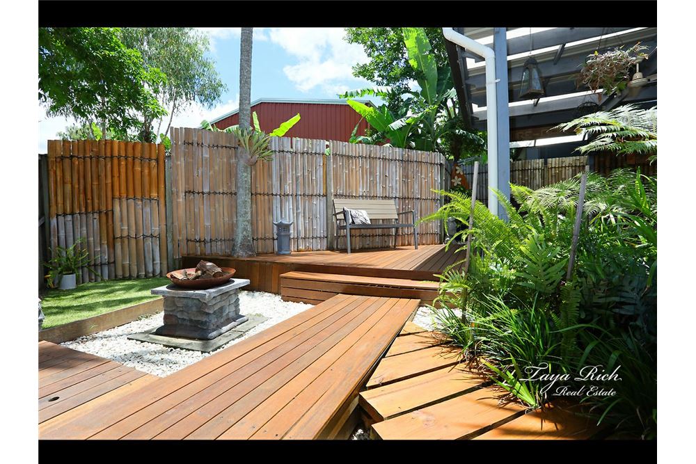 Residential - Townhouse - Merrimac, Australia - Australia - 12 - 1043195034-498
