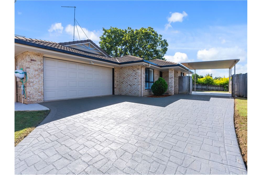 Residential SemiDetached House Redland Bay, Australia Australia