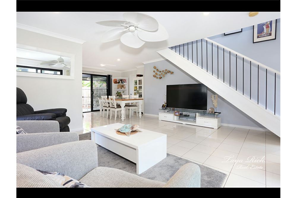 Residential - Townhouse - Merrimac, Australia - Australia - 5 - 1043195034-498