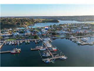 Office of RE/MAX Genesis - Lakes Entrance