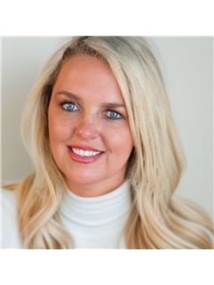 Stacie Jones - RE/MAX Advantage