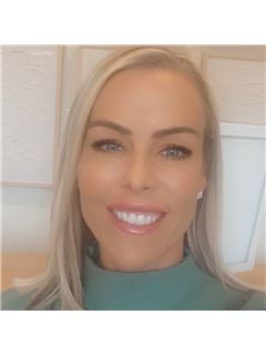 Amanda Pharr - RE/MAX Advantage