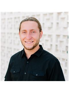 Tyler Macareno - RE/MAX Advantage - Team Zimmerman