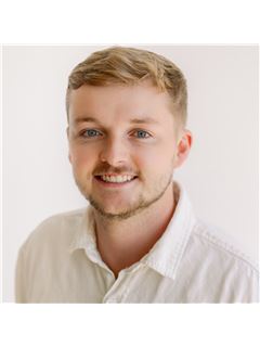 Chase Collins - RE/MAX Creative Realty