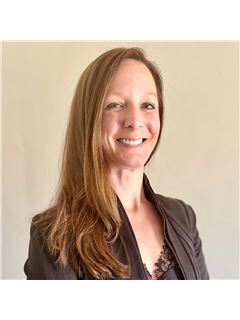 Victoria Schumacher - RE/MAX Creative Realty