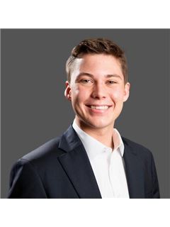 Clinton Jones - RE/MAX Real Estate Executives