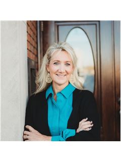 Elise Aric - RE/MAX Carriage House