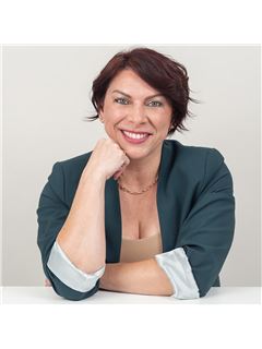 Carla Quintero - RE/MAX Experts