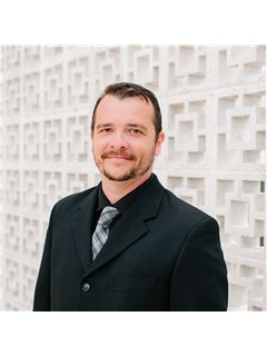 Jonis Greer - RE/MAX Advantage - Team Zimmerman