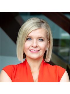 Amanda Houle - RE/MAX Premier Properties