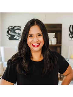 Makléř - Samantha Wallace - RE/MAX Experts