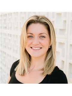 Andrea Lewis - RE/MAX Advantage - Team Zimmerman