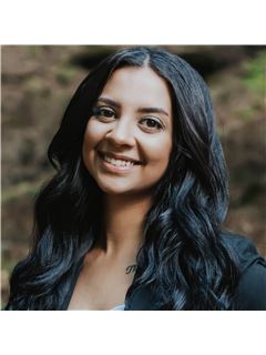 Ashlyn Sheppard - RE/MAX 1st Choice