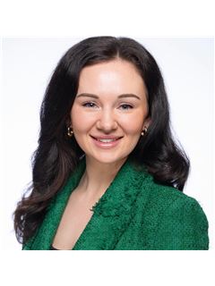 Associate - Shelby Webb - RE/MAX Advantage