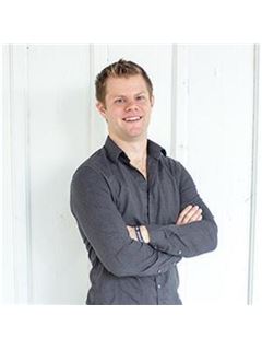 Scott Hull - RE/MAX Advantage