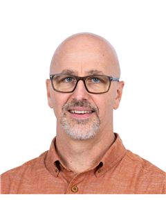 Associate - Jude Watts - RE/MAX Advantage