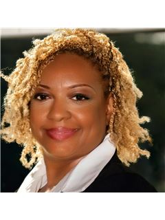 Tenia McIntosh - RE/MAX Experts