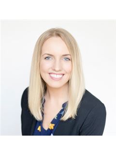 Kristen Hobbs - RE/MAX Carriage House