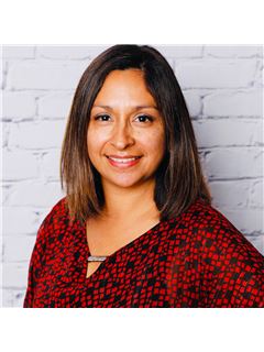 Nika Trowbridge - RE/MAX Creative Realty