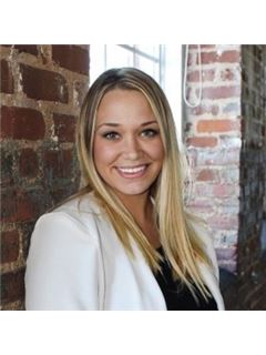 Carissa Gresham - RE/MAX Tru