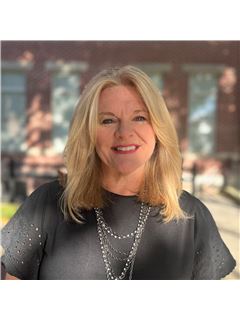Michelle Carey - RE/MAX Center
