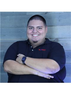 Mauricio Molina - RE/MAX Tru