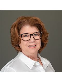 Vickie Hogan - RE/MAX Center