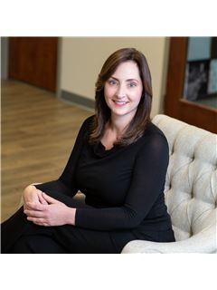 Associate - Lori Hamilton - RE/MAX Center