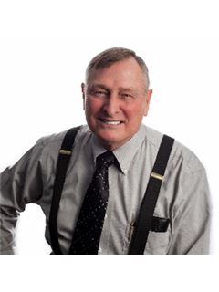 John W. Lesinski - RE/MAX Team 2000