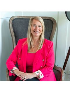 Natalie Goodwin-VanOyen - RE/MAX Classic