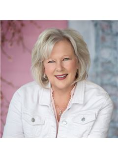 Eileen Denhard - RE/MAX Classic