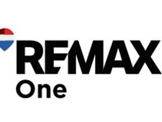 Office of RE/MAX One - El Menzah 1