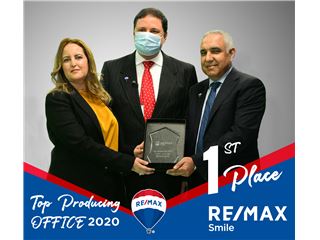 Office of RE/MAX Smile - Les berges du lac 1