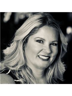 Vanessa Prox - RE/MAX Real Estate Associates