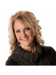 Kelly J Sullivan - RE/MAX Real Estate Professionals