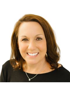 Angie Fischvogt - RE/MAX Real Estate Professionals