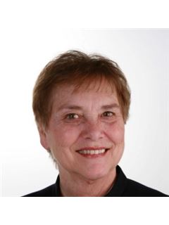 Beverly Denney - RE/MAX Real Estate Professionals