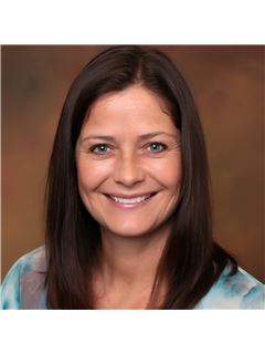 Charlotte Hauter - RE/MAX Real Estate Associates