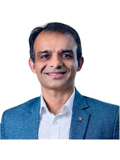 Hapeesh Rajpal - RE/MAX Acclaimed Properties