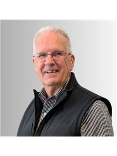 James M Petro - RE/MAX Real Estate Professionals